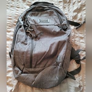 Swiss Gear WTRA-14-JH-3106 Travel Backback